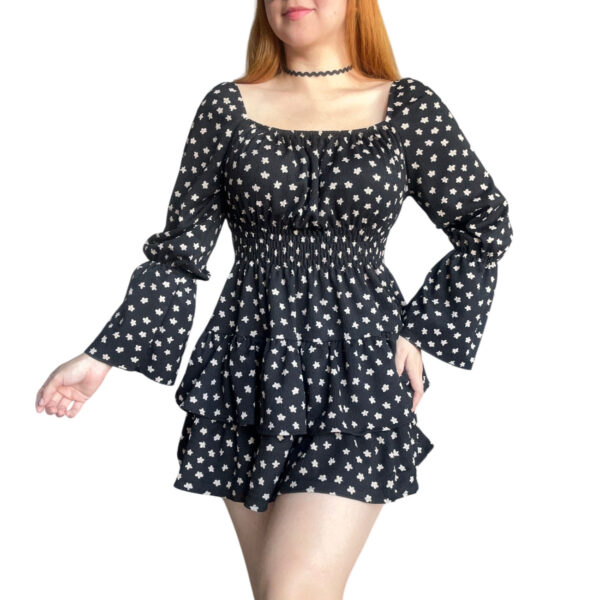 vestido negro corto de mujer